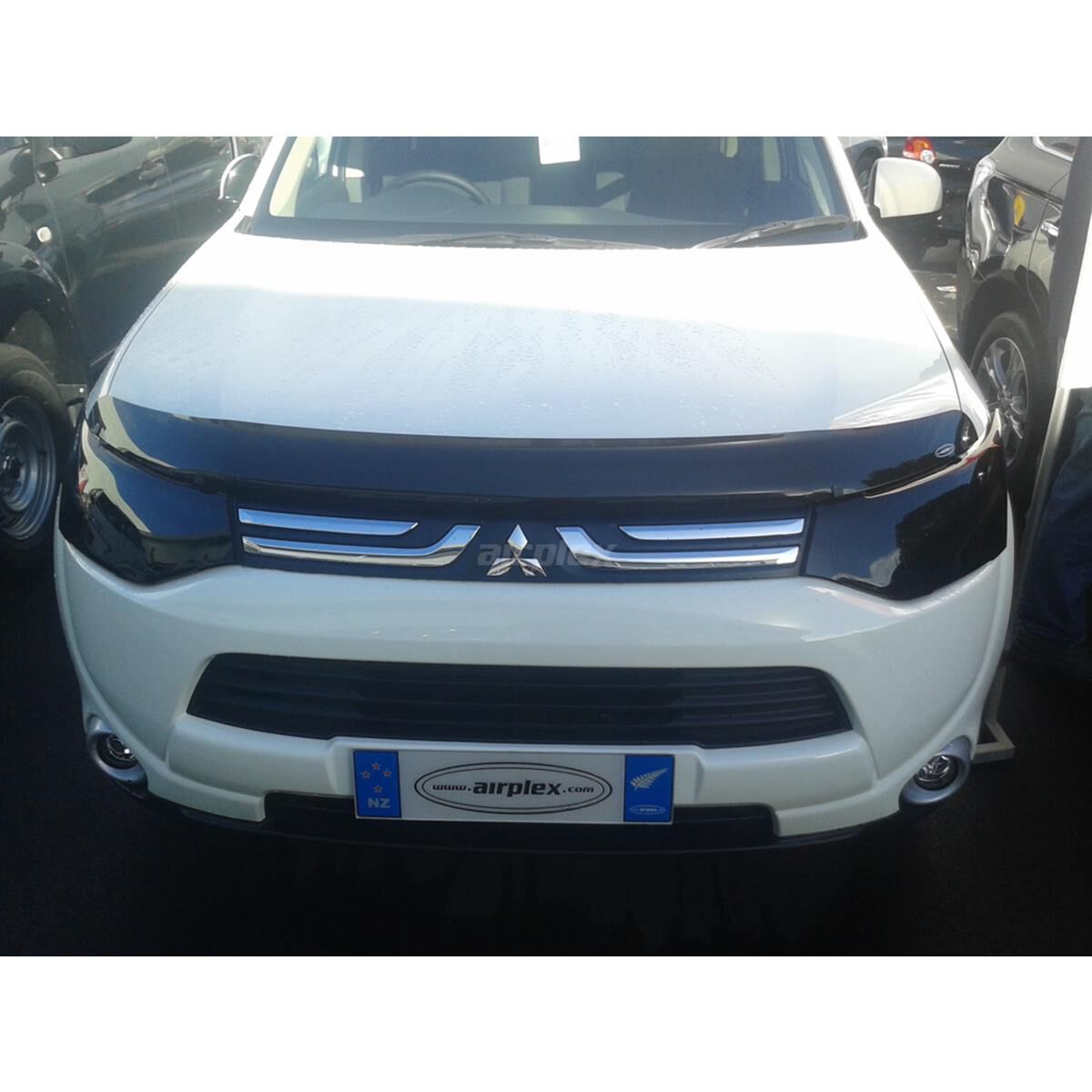 MITSUBISHI OUTLANDER BUG DEFL - (BRONZE), , scanz_hi-res