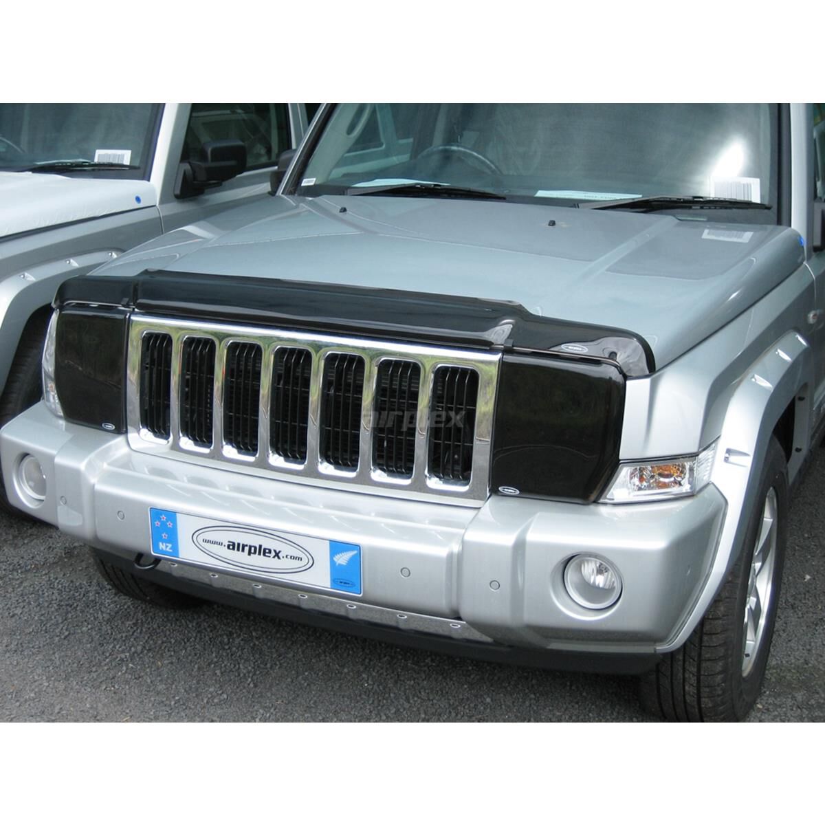 JEEP COMMANDER (BRONZE), , scanz_hi-res