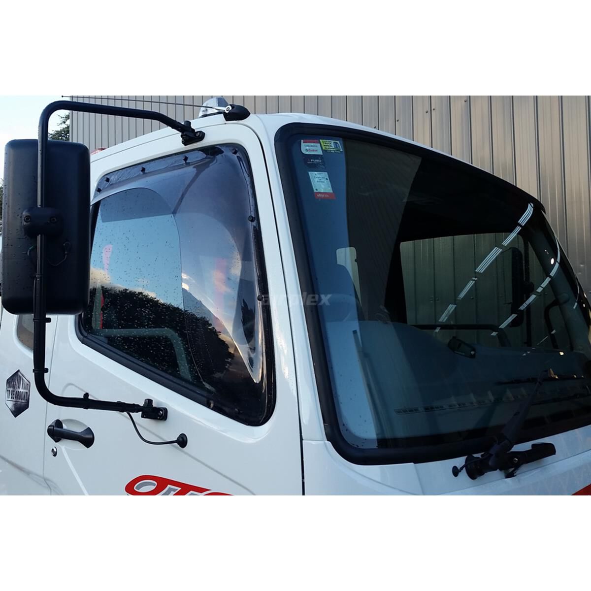 MITSUBISHI FIGHTER 2008+, , scanz_hi-res