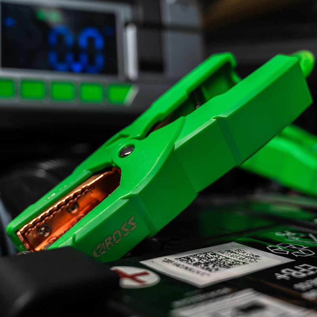 CAROSS T14 12V 2000A Smart Lithium Jump Starter With Built-in Air Compressor & 3 Mode LED Worklight, , scanz_hi-res