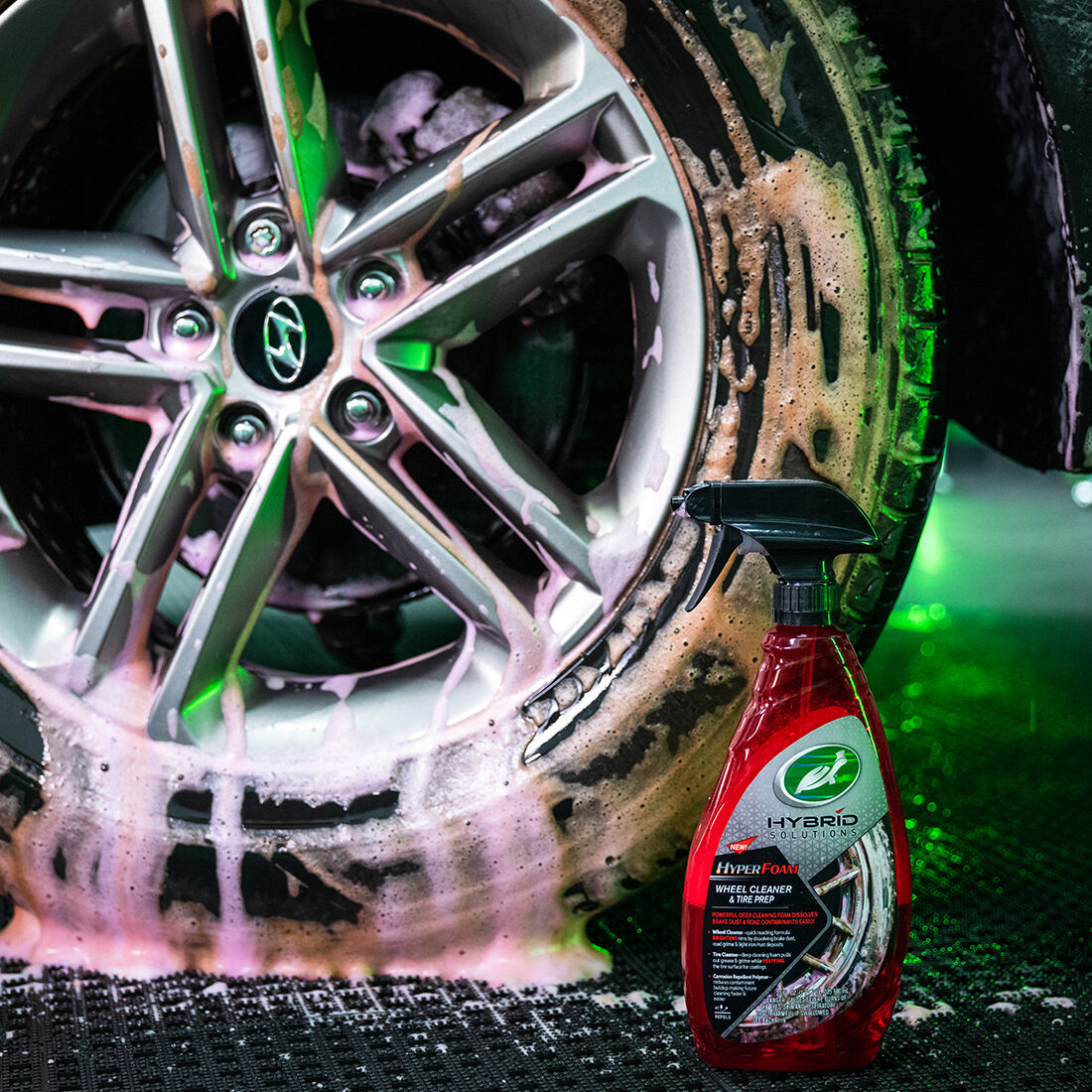 Turtle Wax Hybrid Solutions Hyper Foam Wheel Cleaner & Tyre Prep 680mL, , scanz_hi-res