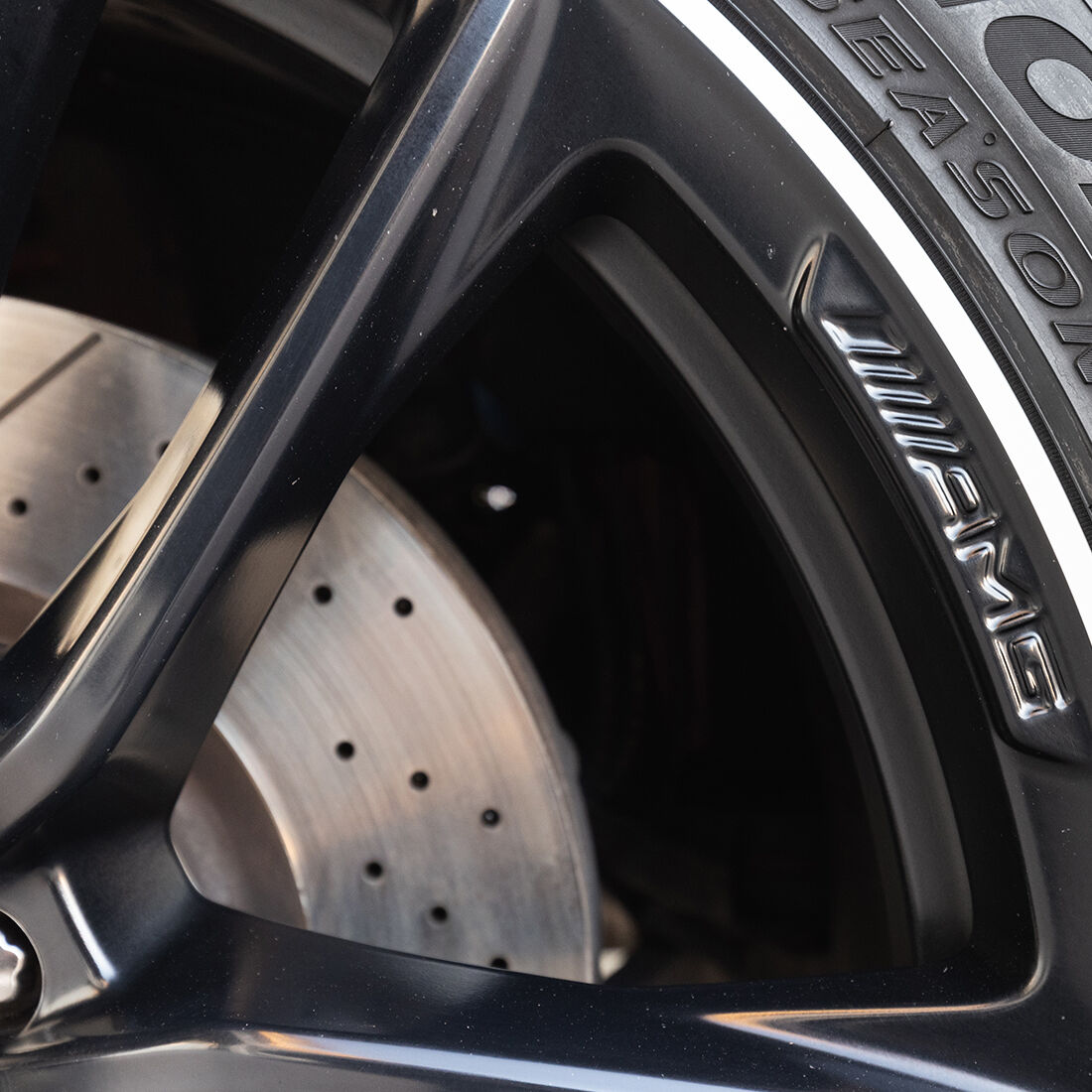 Turtle Wax Hybrid Solutions Hyper Foam Wheel Cleaner & Tyre Prep 680mL, , scanz_hi-res