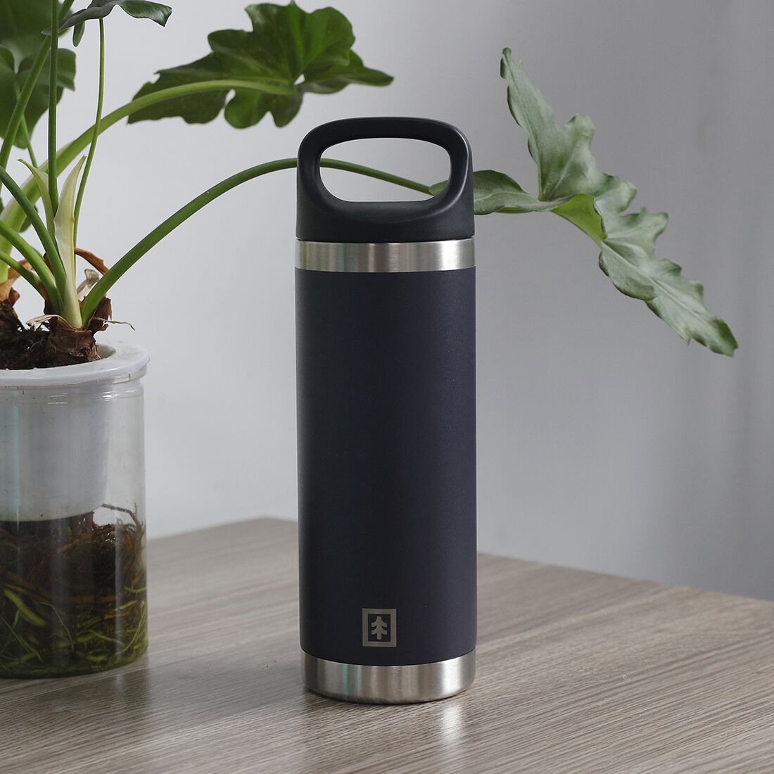 Swiss Tech Drink Bottle - 18oz/532ml, Charcoal, , scanz_hi-res