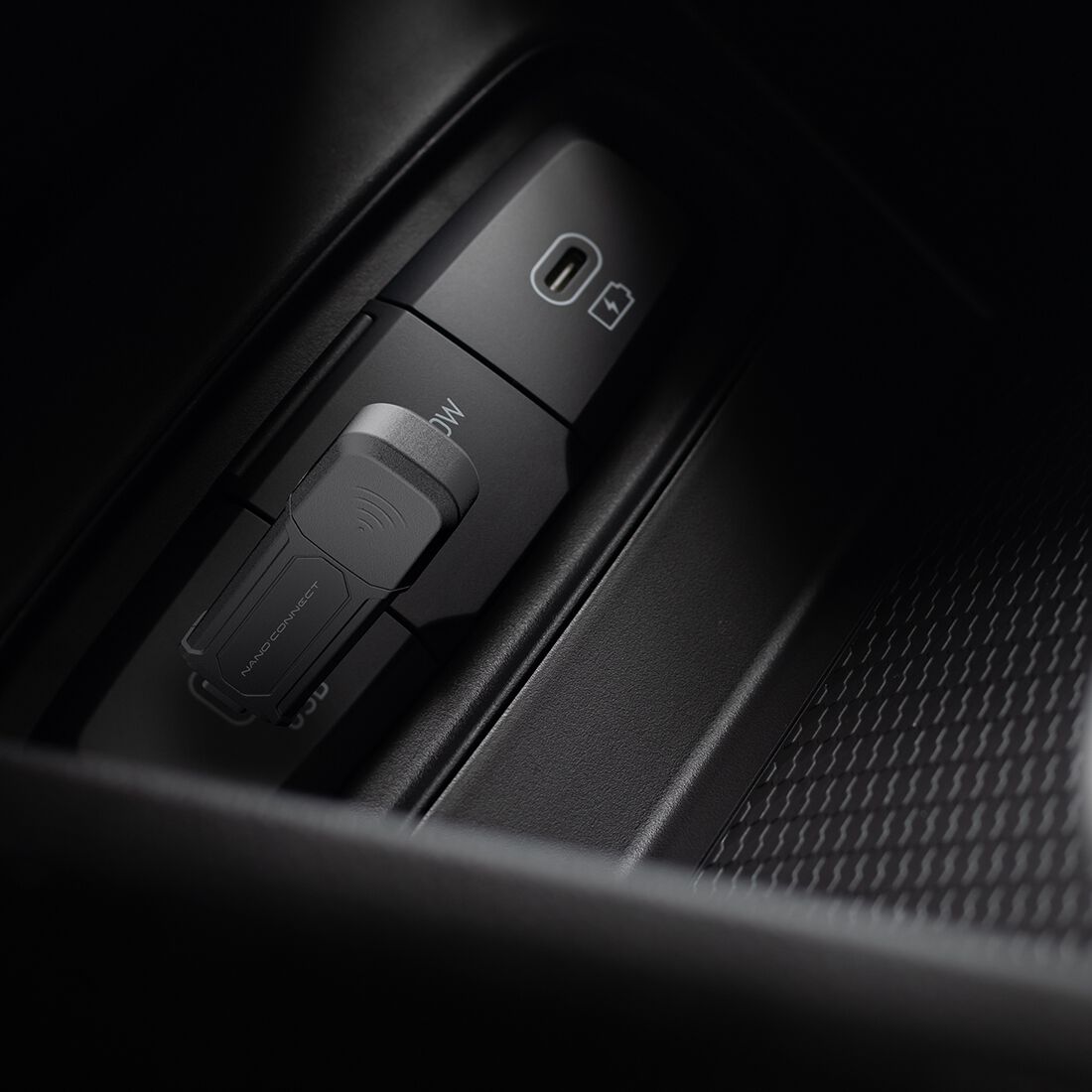 Nanocam+ Wireless CarPlay/Android Auto Adaptor, , scanz_hi-res