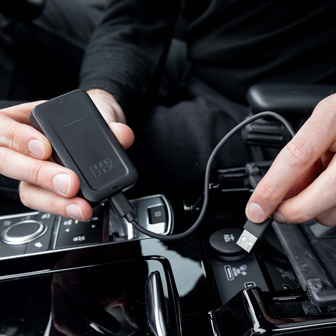 Quad Lock Wireless Carplay Adaptor QLA-CPA, , scanz_hi-res