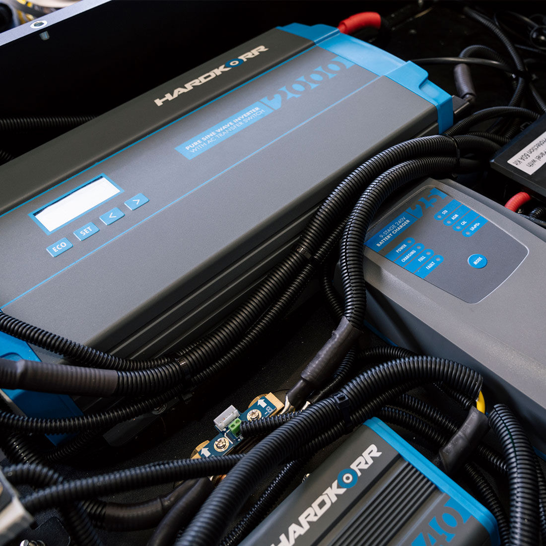 Hardkorr 12V 25A Battery AC Charger, , scanz_hi-res