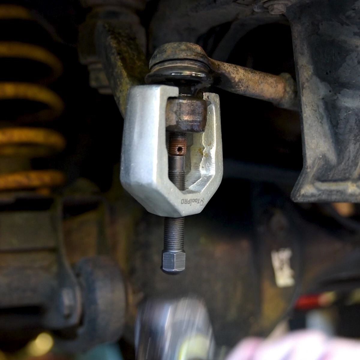 Idler deals arm puller