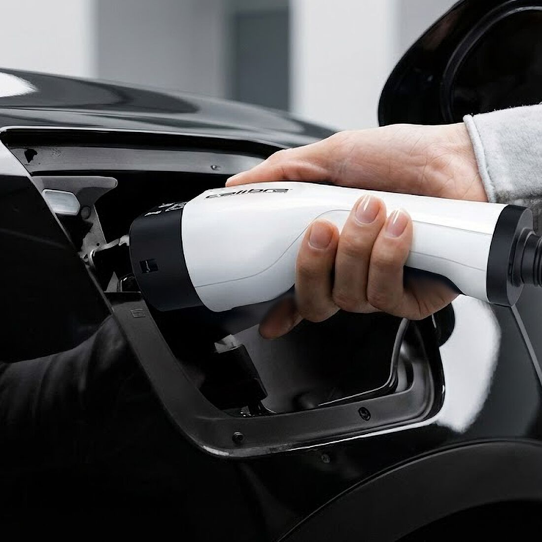 Calibre Electric Vehicle Charging Cable 3-Phase Type 2 Inlet To Type 2 Outlet, , scanz_hi-res