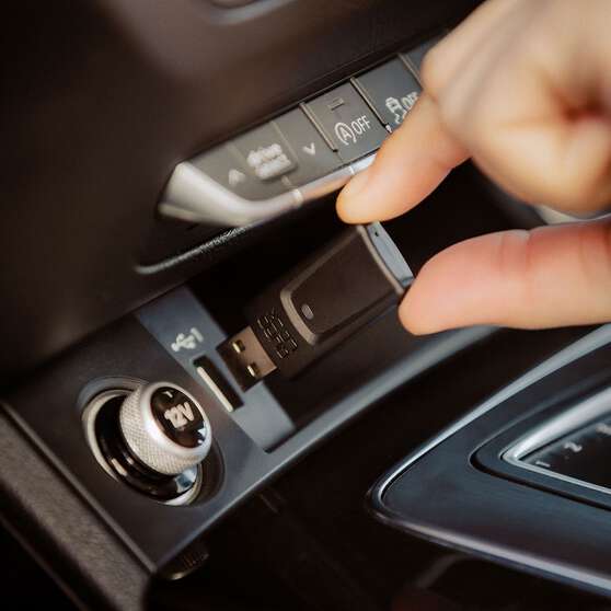 Quad Lock Wireless Carplay Adaptor - QLA-CPA-2, , scanz_hi-res