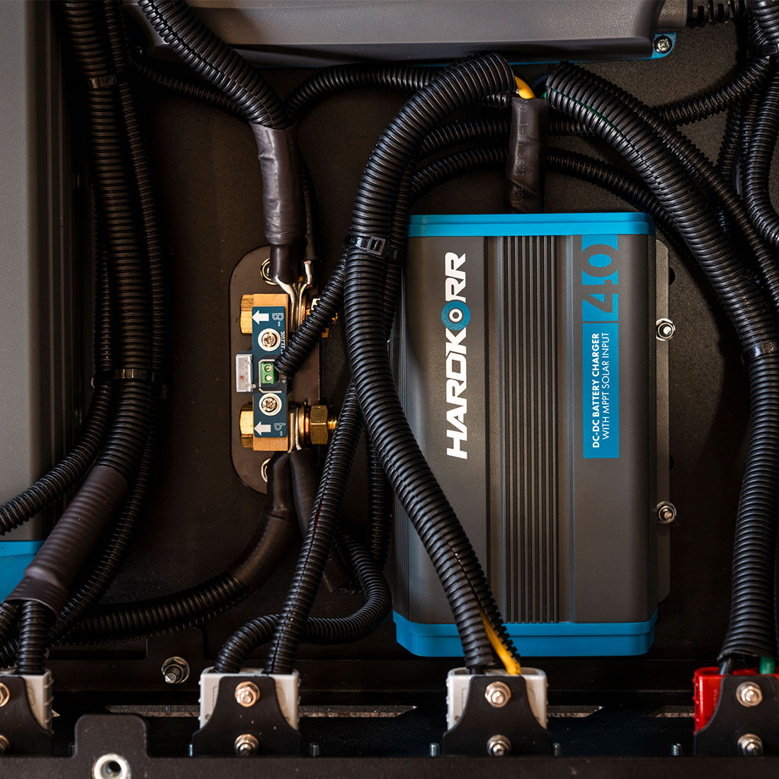 Hardkorr 40A Waterproof DC-DC Charger, , scanz_hi-res