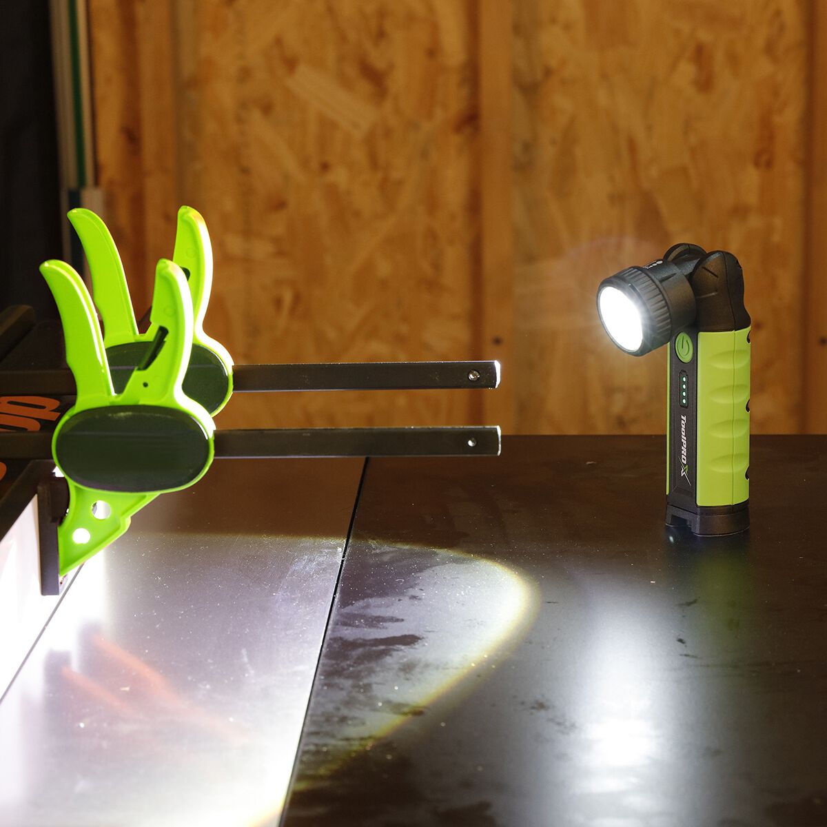 ToolPRO-X Swivel Focus Beam Worklight 900 Lumens, , scanz_hi-res