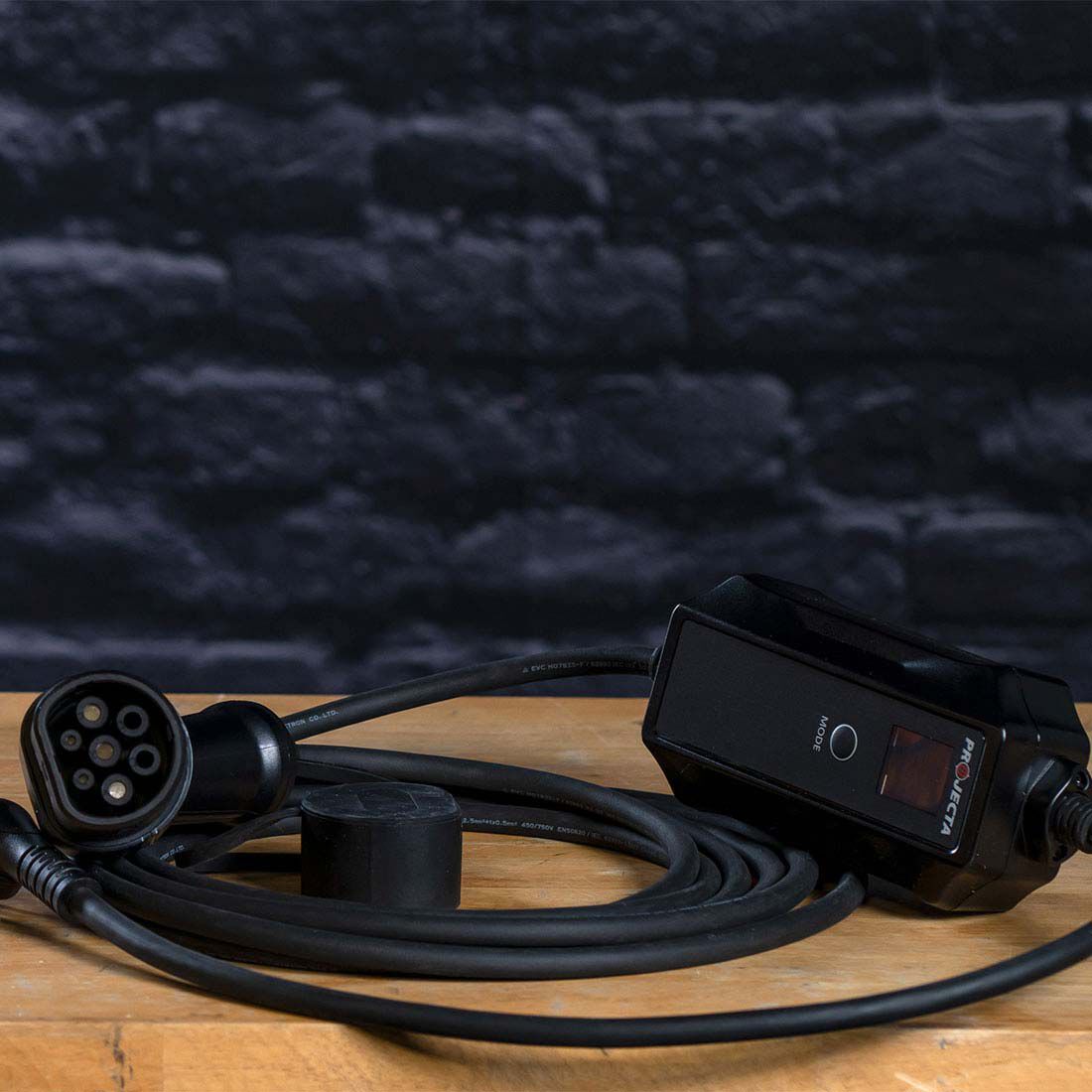 Projecta Electric Vehicle Portable Charger 240V 2.4KW 10A, , scanz_hi-res