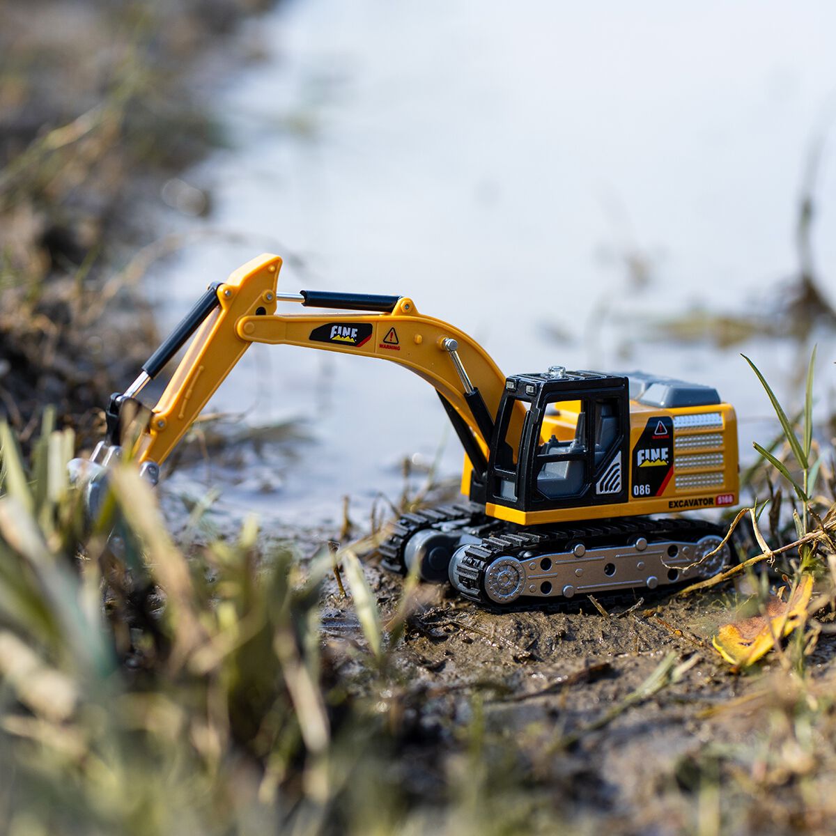 Remote Control 1:64 Excavator with Storage Box, , scanz_hi-res