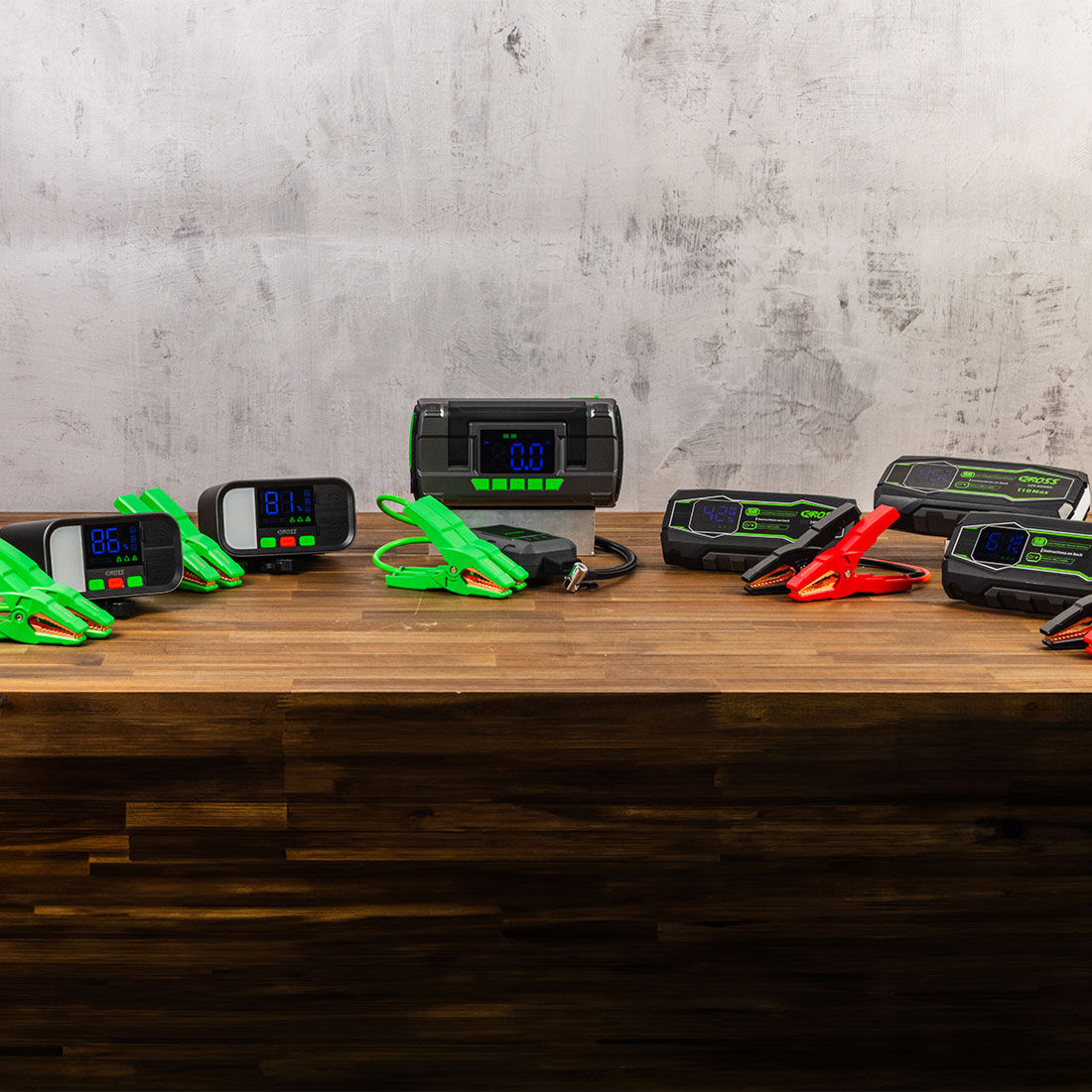 CAROSS T19 12V 1600A Smart Lithium Jump Starter With Built-in 2 Mode LED Worklight, , scanz_hi-res