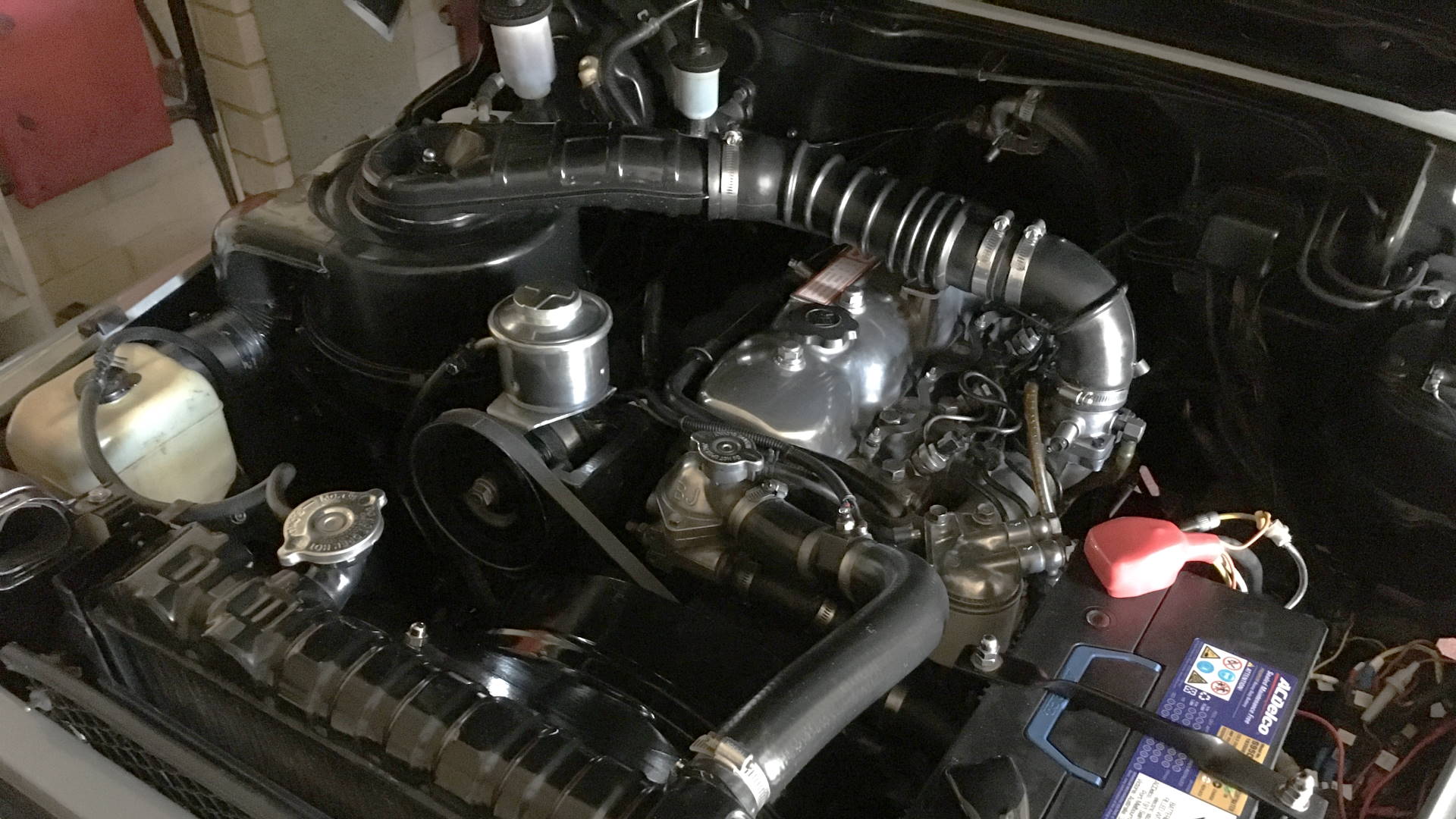 1979 Toyota BJ40 Landcruiser - Engine Bay