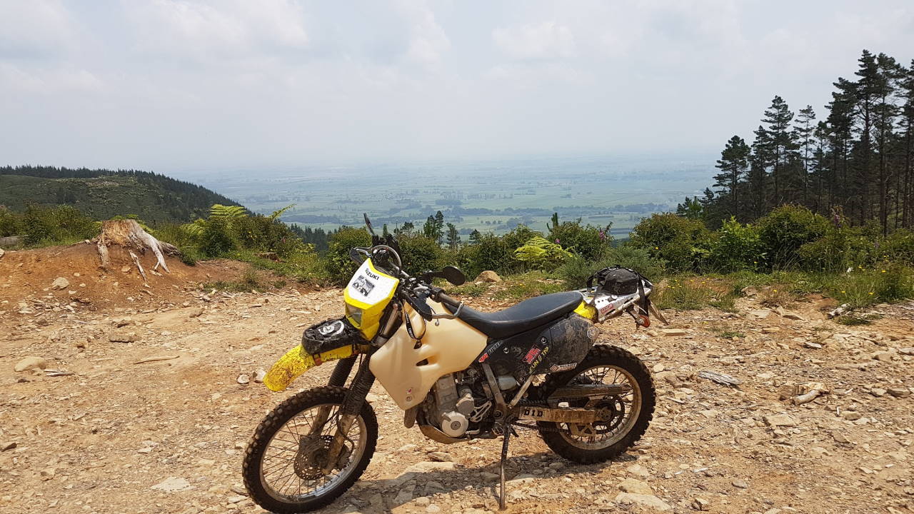 2001 Suzuki DR-Z400E - Mountain top